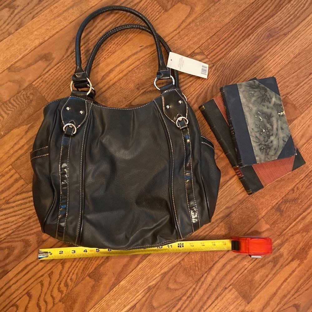 NWT Mondani New York purse - black with tan stitching - Picture 12 of 12